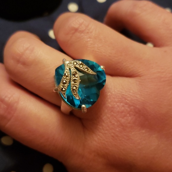 🎉HOST PICKVtg. Large heart blue topaz ring - Picture 8 of 8